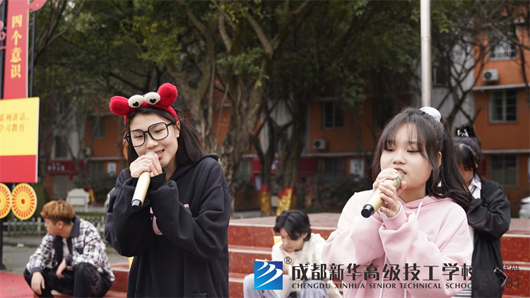 學校音樂社同學表演