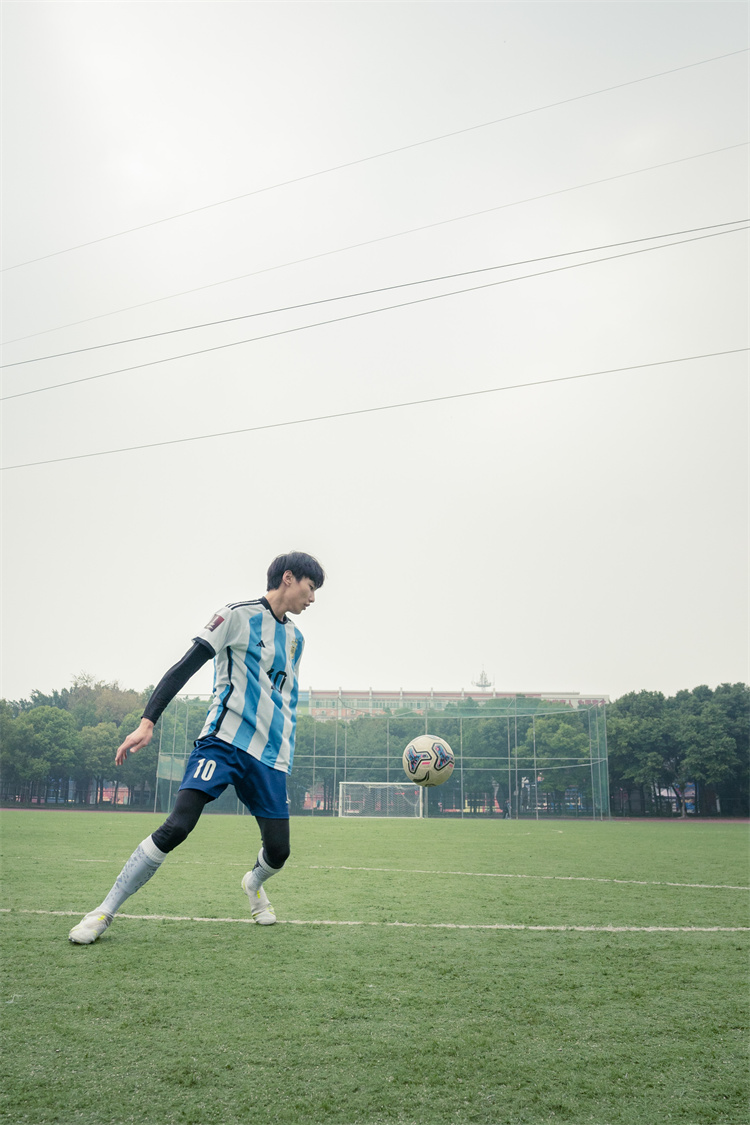 足球社明星球員的炫技時刻